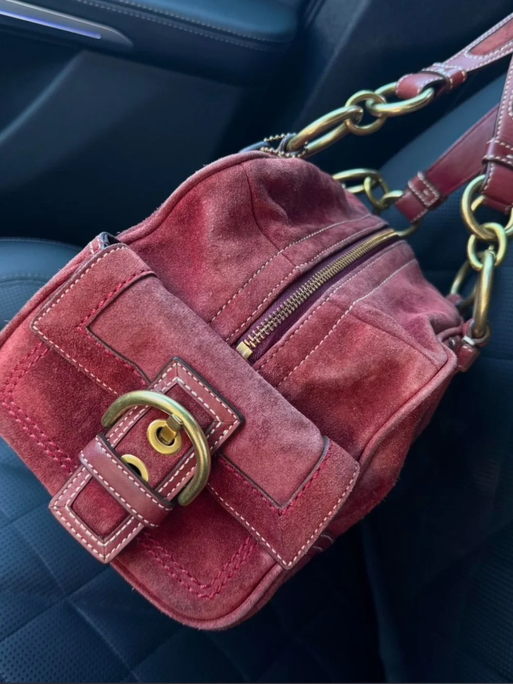 Vintage Coach Burgundy Suede Shoulder Bag with Brass Rings - Picture 4 of 6